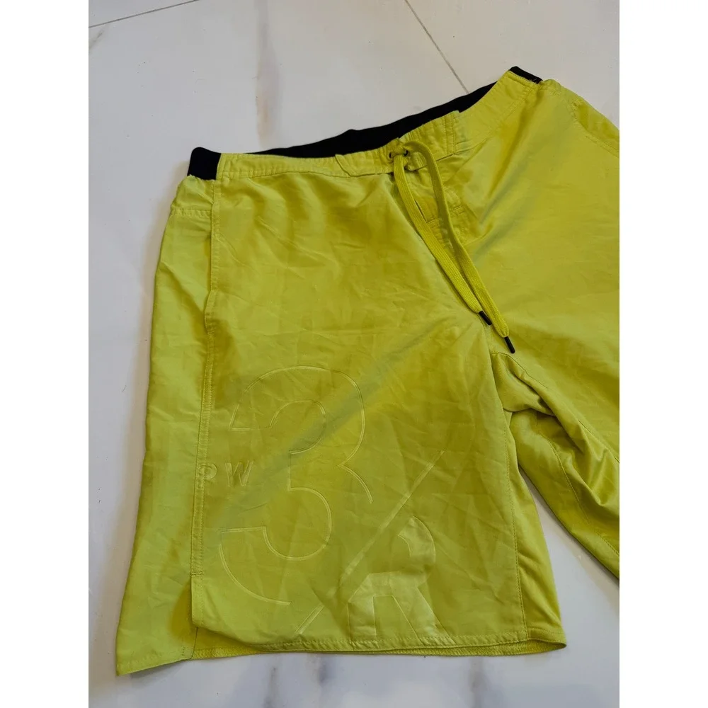 Reebok PlayDry Mens XL Neon Lime Yellow Athletic Gym Training Shorts 3/4 Graphic